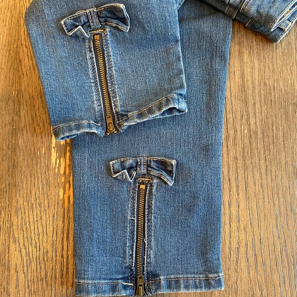 Crown & Ivy Skinny Jeans w/ Zipper & Bow on Ankle - Picture 8 of 12